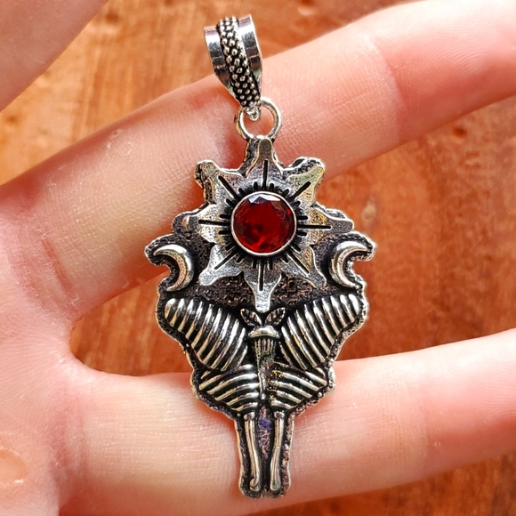New Garnet 925 Silver Luna Moth Double Crescent Moon Pendant. - Picture 12 of 12